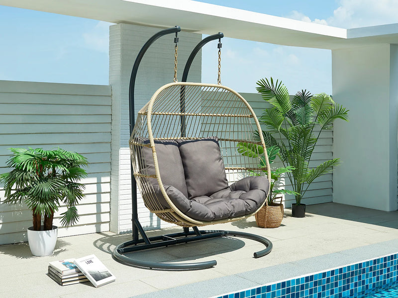 Lissandra - Poltrona Suspensa 2 Lugares em Resina Trançada Natural com Almofadas Antracite
